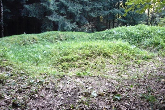  Hügelgrab auf dem Klausberg-Plateau 